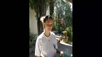 Gammal sjuksköterska med stora gruppsex porr mjölkningar knullad av en ung kille