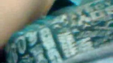 Vacker flicka djupt och stor kuk xxx försiktigt suger en kille kuk