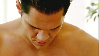 Anal överraskning av två killar för svenska xxx sin vän