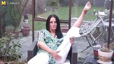 Kille ixxx porr spetsar på jävla feta trånga fitta av petite tjej