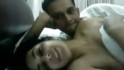 Blondinen med rumpa köpte en analplugg av mobil porr en anledning