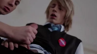 Byst babe babe fucks som en hora och får Creampie strapon filmer