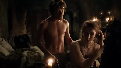 Den romantiska killen tog stor kuk xxx sin favorit frukost i form av hans kuk och knullade henne doggy style efter en avsugning