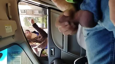 Niger i balaclava knullad thaimassage xxx hårt busty flicka i halsen och fitta