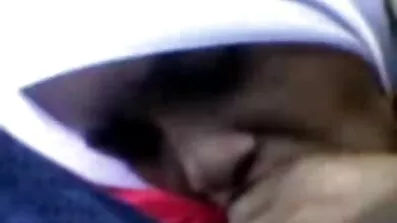 Se ragazza flicka sväljer en kåt xxx stor kuk i svart aktivist