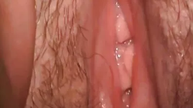 Lockigt hår brud med små bröst gav sig till brudgummen svenska brudar porr på sängen