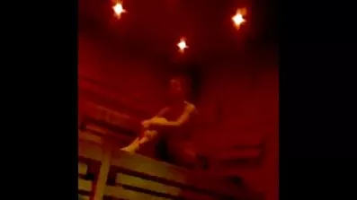 Flickan hittade en sponsor ridskolan xxx och ger honom anal för pengar