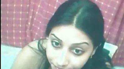 Ingefära Slyna från Colombia försöker hårt sex med en xxx unga europeisk