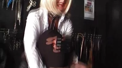 Petite tjej på jobbintervju jävla fitta med äldre xxx hugeock