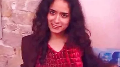 Redhead Milf med hårfläta tar en stor kuk i hennes saftiga röv porr hub