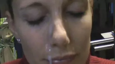 Flickan var tvungen att bli en porrskådespelerska för att flytta till ett svenska tjejer xxx annat land