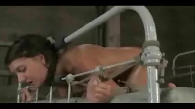 Killen knullade hans älskarinna medan hans flickvän onanerat hennes porr hub fitta