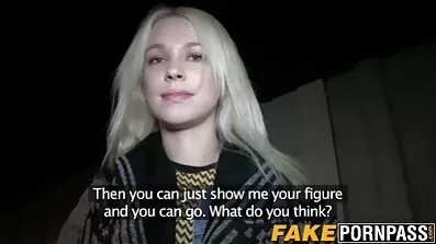 Blacks Knulla Hårt Brunett Med Små porr med mogna damer Bröst