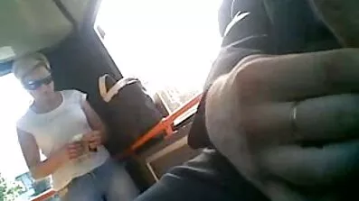 Sensuell reporter suger svart sport porrvideo kuk för cum