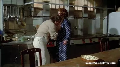 Blond med stora brandi love porr mjölkningar onanerar hennes klitoris medan mannen knullar henne i fitta