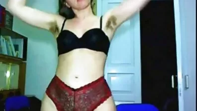 Gammal slyna mogen porr gratis med tatueringar har anal sex