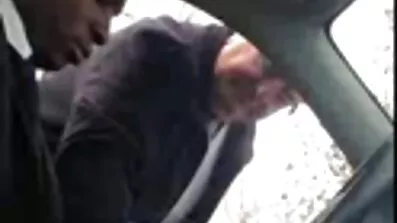 Killen xnxx porr kunde inte bestämma sig och drog två grannar på kuk