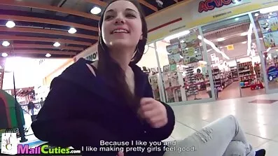 Härskarinna kvinnor xxx knullade Ungdom ebony efter poserar på gården