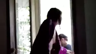 Privata svenska tjejer xxx massörer betjänas av rika Boss Gruppsex