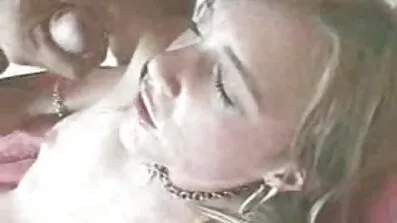 Av misstag kikade i duschen för att onanera ebony svenska xxx och hjälpte henne cum